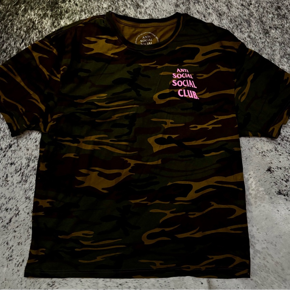 🟢 Anti Social Social Club Camo Tee – Size XL – Pink Logo